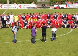 Legenden siegten gegen Hockeystars