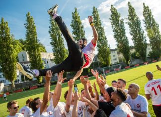 Ibach steht dem Leader Spalier