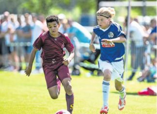 Als Junior gegen Topklubs spielen