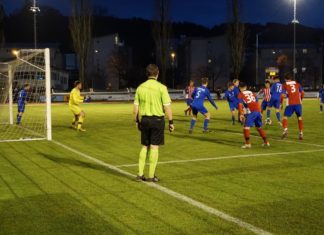 Leader Rotkreuz schlägt Verfolger Ibach