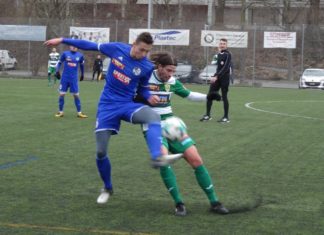 Zug mit drei Zugängen und zwei Abgängen