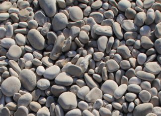 TSS im Tessin mit Steinen beworfen