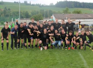 Aufsteigerjungs: Zell steigt vor 300 Zuschauern auf!