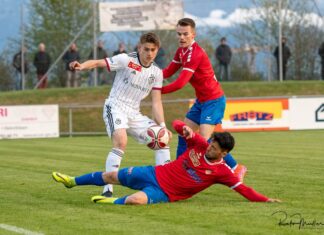 Cham gewinnt gegen Leader Basel
