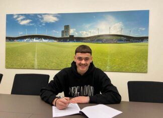 Nando Toggenburger unterschreibt FCL-Nachwuchsvertrag