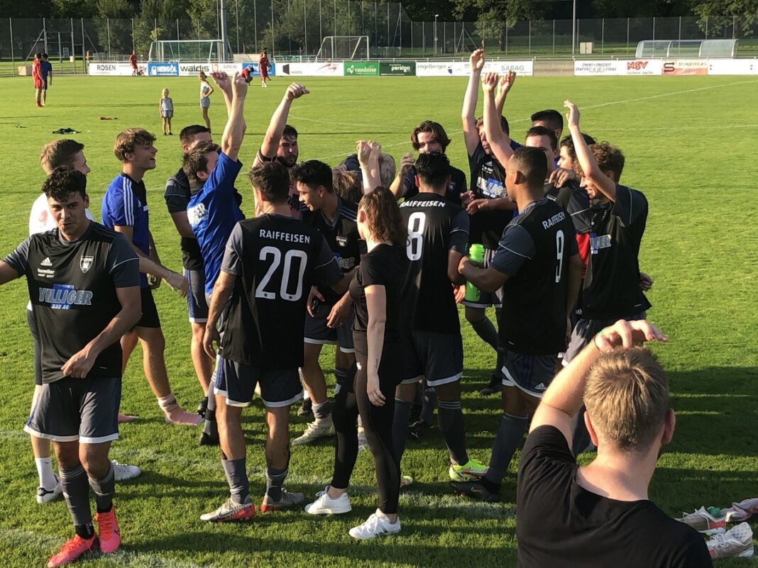 Stans-Sins-Jubel-nach-dem-Startsieg