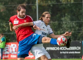 Cham schlägt Leader Etoile Carouge