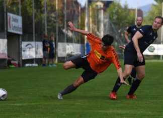 Schwyz verliert trotz Überzahl gegen Perlen-Buchrain