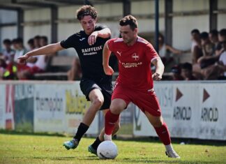 Schwyz erkämpft sich gegen Stans Punkt in Extremis