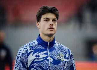 FCL: Mattia Walker unterschreibt Profivertrag