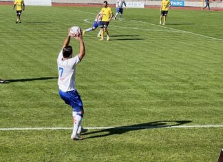 Zug kehrt mit einem Punkt aus dem Jura zurück