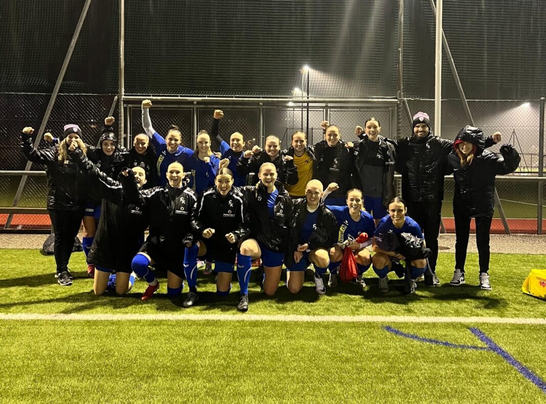 Strahlende Gesichter trotz strömenden Regens (2)