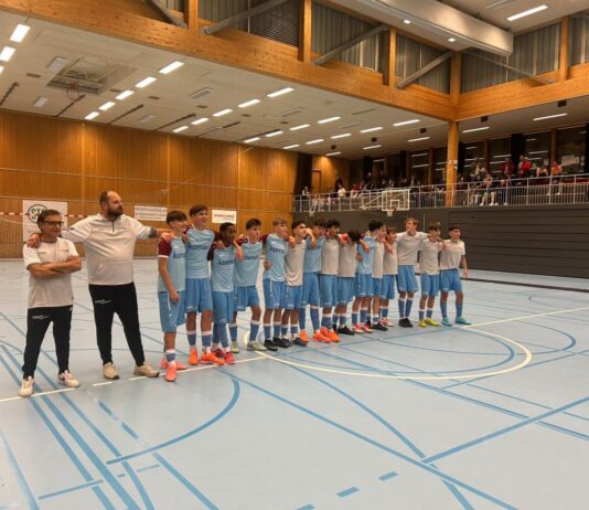 Team Rontal glänzt bei Hallenturnieren und sichert sich Futsal-Finalticket